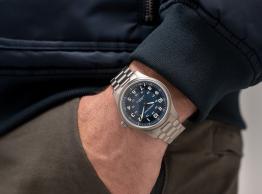 Khaki Field Titanium H70545140
